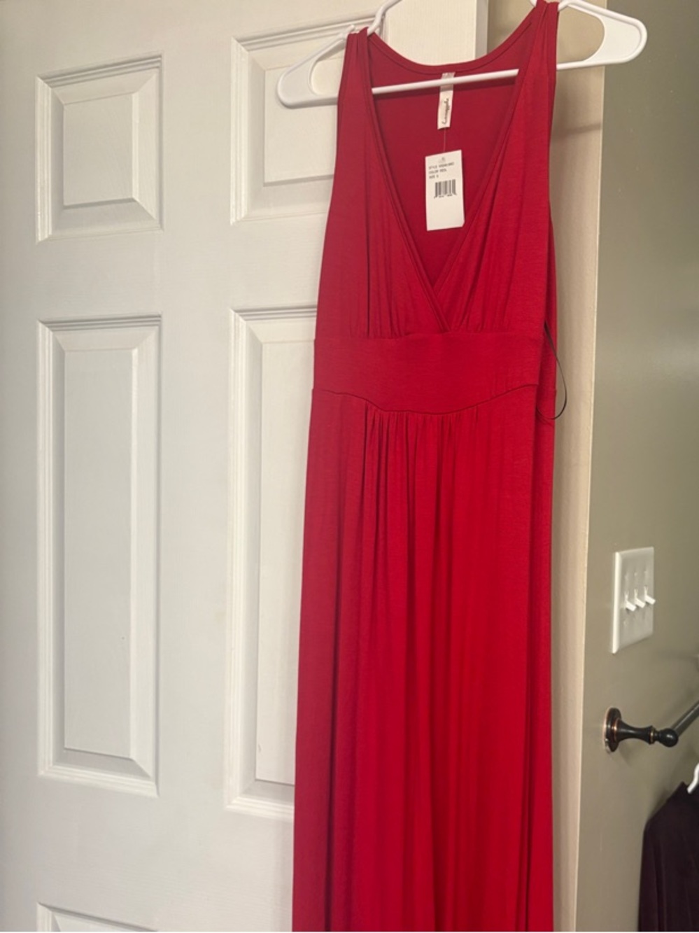 Loveappella Red Sleeveless V‑Neck Maxi Dress